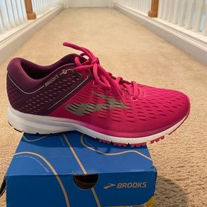 Brand New, Brooks Ravenna Running Shoes